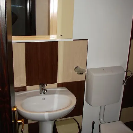 Quarto em Acomodações Particulares Dg *