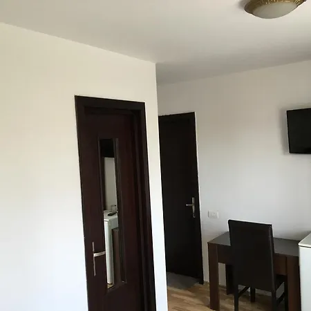 Проживание в семье Dg *